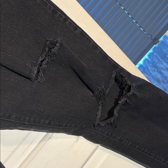 Women’s  Black Distressed Jeans - Picture 3 of 5